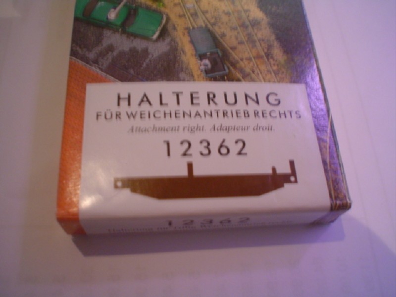 Busch 12362 Halterung für Weichenantrieb rechts