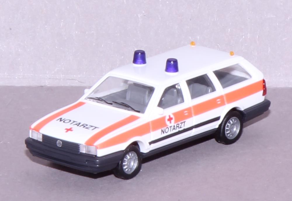 Busch 48109 VW Passat DRK Notarzt 1:87 Spur H0 Standmodell Neu