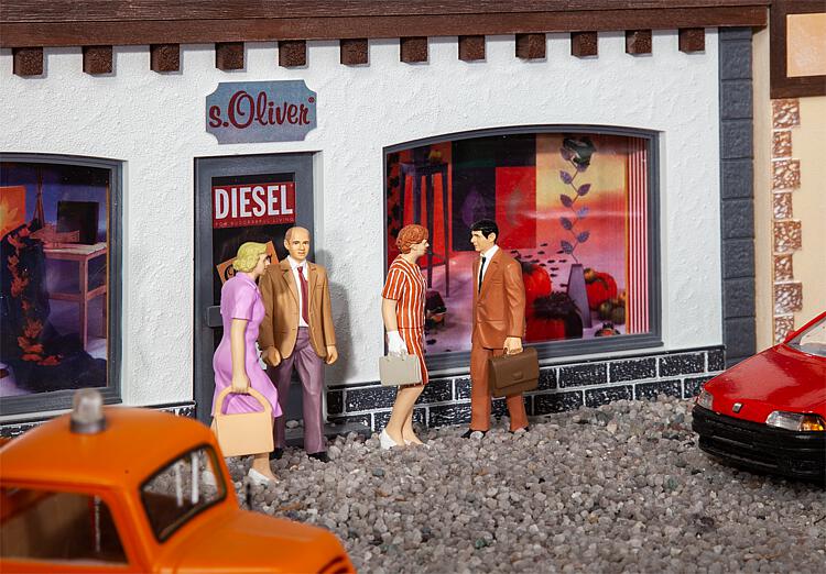 Pola 331504 4 Passanten 1:22,5 Spur G Neu OVP Figuren