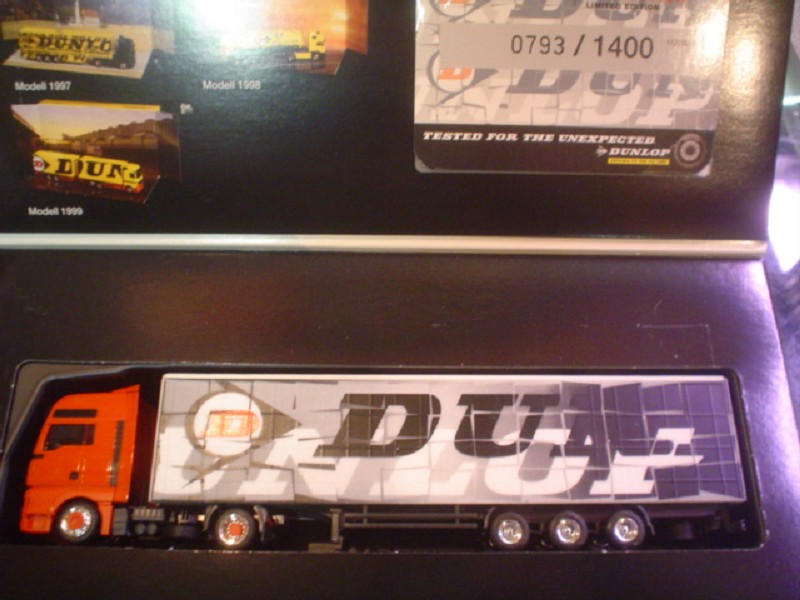 ArsTECNICA Dunlop MAN in rot Dunlop-Edition 1:87