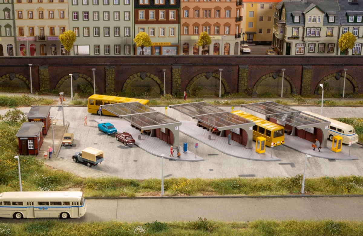 Auhagen 13349 Busbahnhof 1:120 Spur TT Bausatz Neu OVP