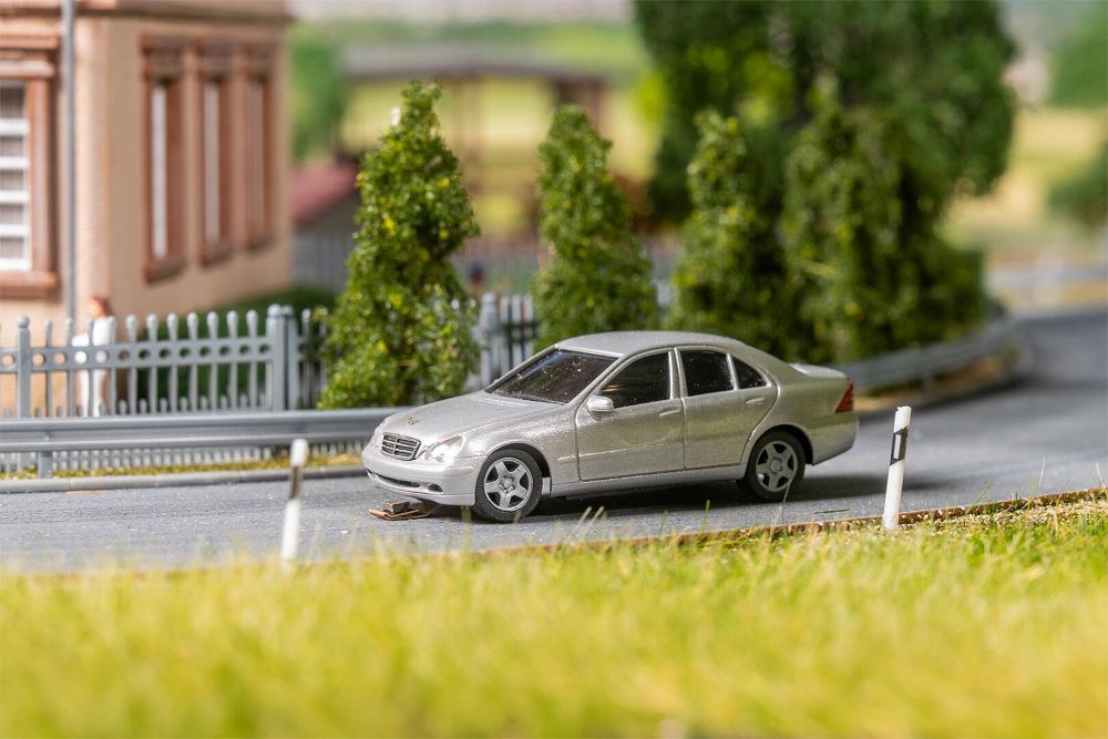 Faller 161425 MB C-Klasse W 203 silber (HERPA) 1:87 Spur H0 NEU